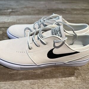 Nike White and Black Sneakers Sleek Design
